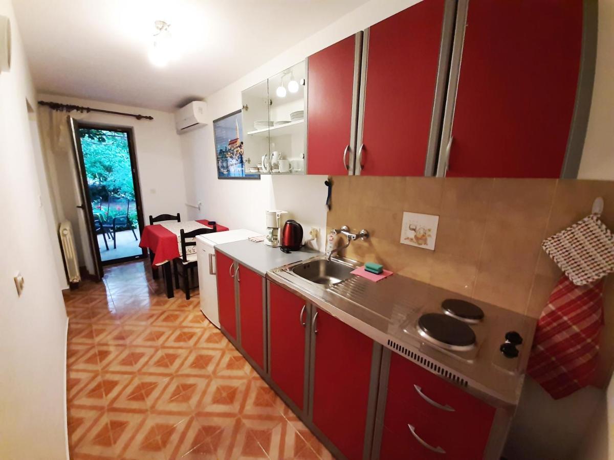 Cvitic Apartments Ровин Екстериор снимка
